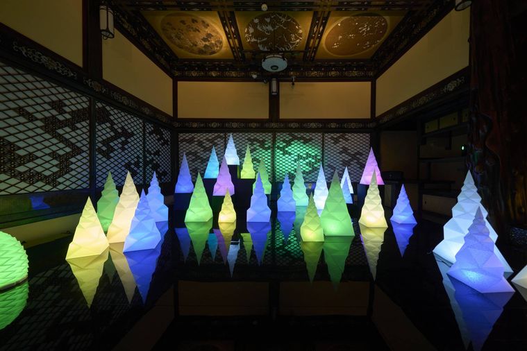 幻想的なアート空間。ホテル雅叙園東京で「和のあかり×百段階段 2021」が開催の画像