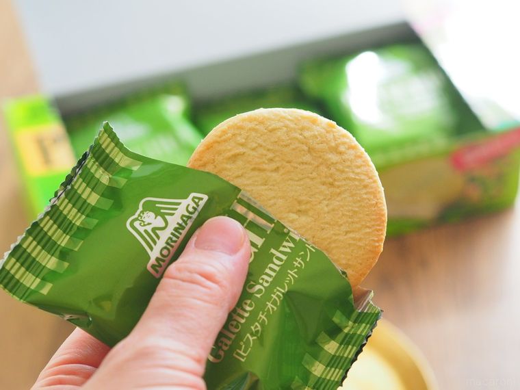 サクほろ食感が新しい!「ピスタチオガレットサンド」が夏のおやつに名乗り出た…の画像