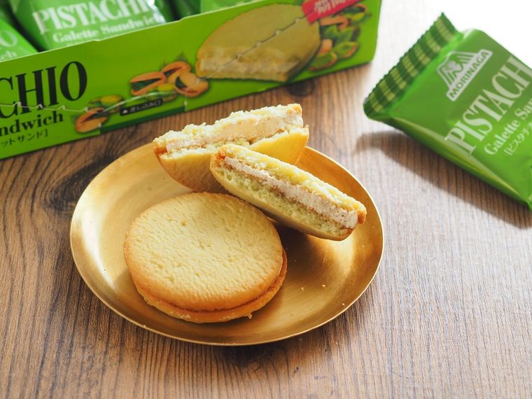 サクほろ食感が新しい!「ピスタチオガレットサンド」が夏のおやつに名乗り出た…の画像