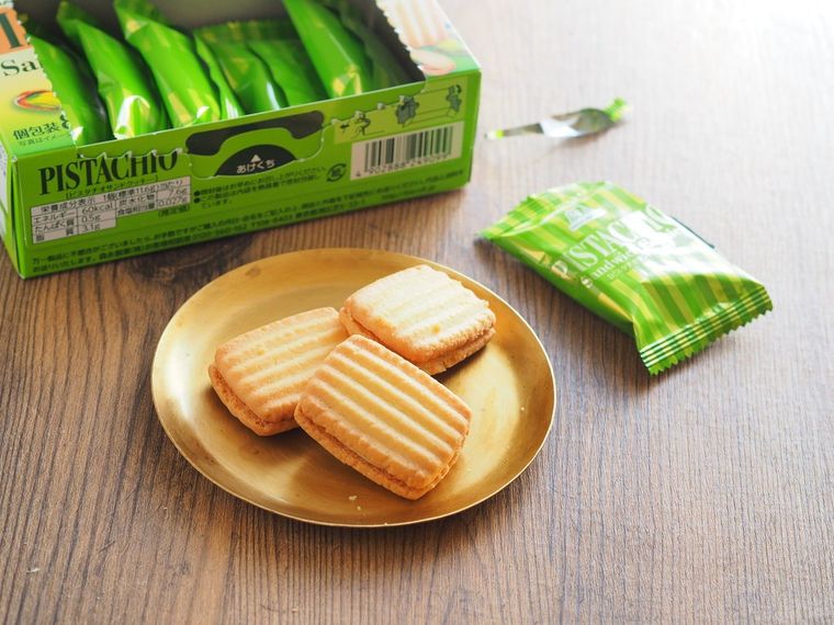 じんわり広がる風味。森永「ピスタチオサンドクッキー」は300円以下とは思えない贅沢感の画像