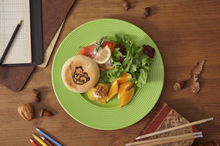 プーさんの「はちみつカフェ」が東京と大阪で開催!豊富な紅茶や英国のポピュラー料理が登場の画像