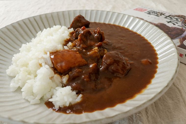 製造可能ギリギリの牛肉量!「爆肉カレー」はデカ盛り名店監修の本気レトルト【トレンドカレー部#11】の画像