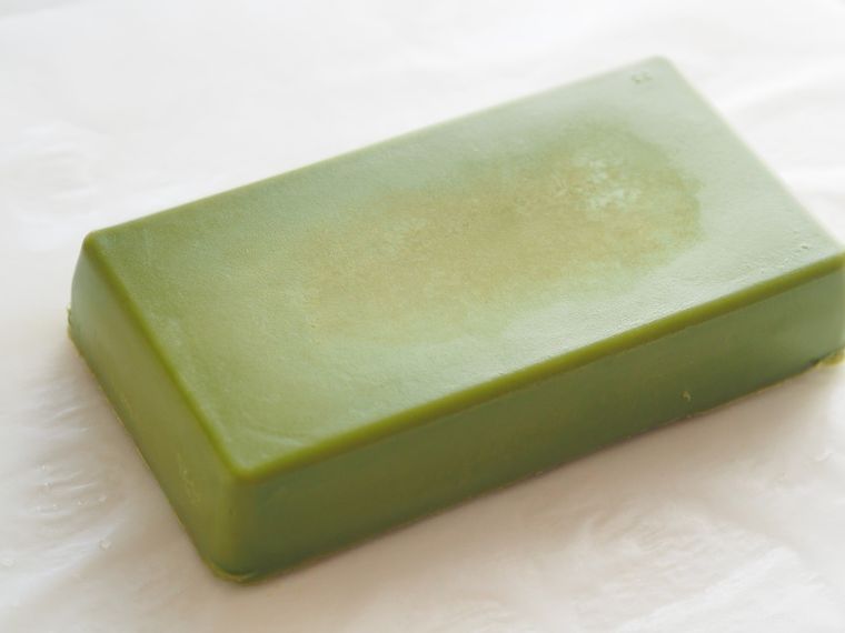 業務スーパーの王道スイーツに「リッチ抹茶ケーキ」が登場!さすがの味にリピート確定の画像