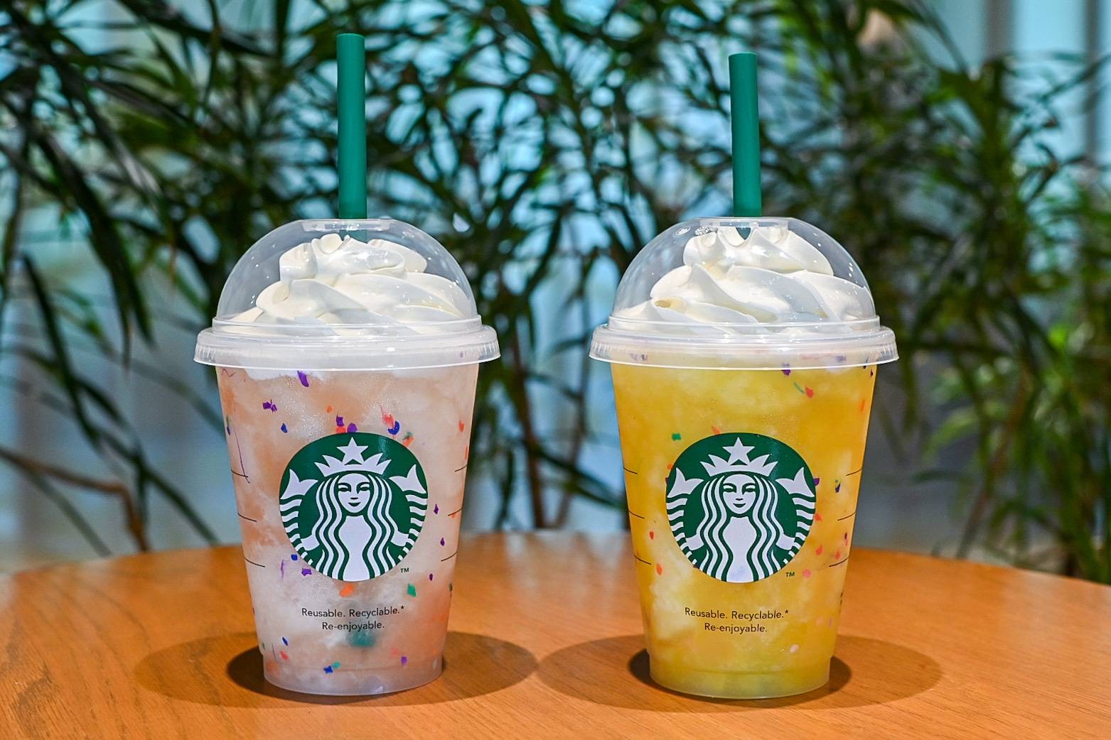 スタバ新作は史上初パイナップル！同時発売のピーチフラペチーノ®をまとめてレポ