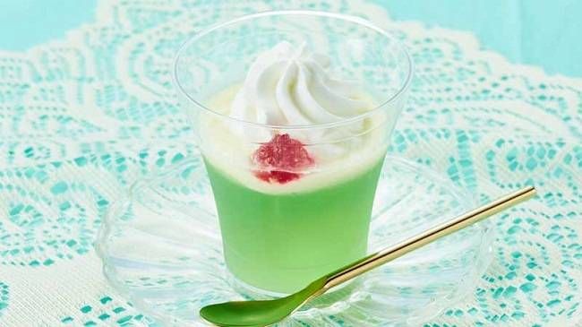 100円ローソン8月の新作!夏祭り気分を味わえるチョコバナナパンや豚角煮おにぎりも登場の画像