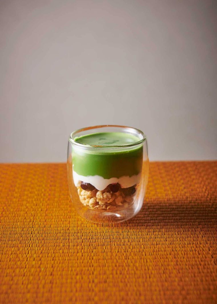 老舗製茶問屋「山政小山園」初のプレミアム抹茶カフェ。「アトリエ マッチャ」オープンの画像