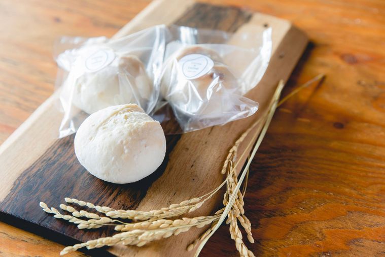 ビタミンや食物繊維が摂れる!グルテンフリーシリーズ「come×come」に「もちもちお米ブランパン」が新登場の画像