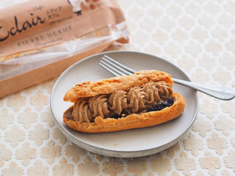 セブン×ピエールエルメの新作エクレア「カフェ」が登場!今作も間違いない味に感動の画像