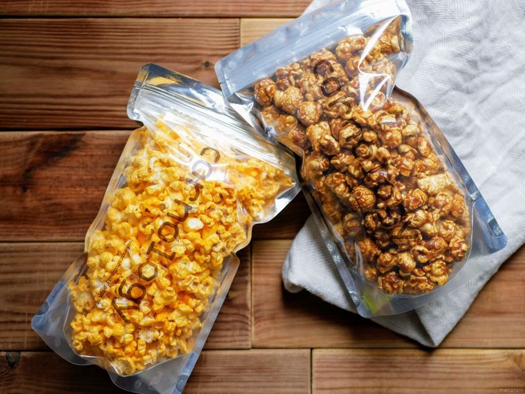 コーノロジーのキャラメルポップコーンとチェダーチーズポップコーン