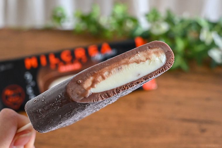 ミルクレアが待望の1本入りで登場!コクのあるミルクのねっちり食感とビターチョコが贅沢【365日アイス女子】の画像