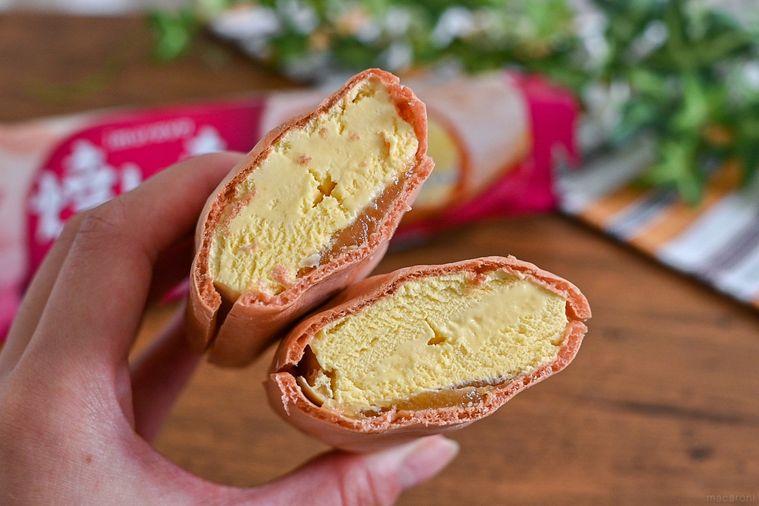 ファミマで買える「焼いも最中アイス」。芋感たっぷりで食感に驚かされた…【365日アイス女子】の画像