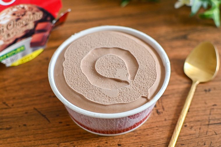 MOWから3年ぶりの新作チョコフレーバー登場!エクアドルカカオ100%で華やかな香り【365日アイス女子】の画像