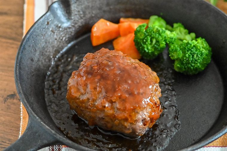 そのまんま肉バーグの焼けたあとアップ