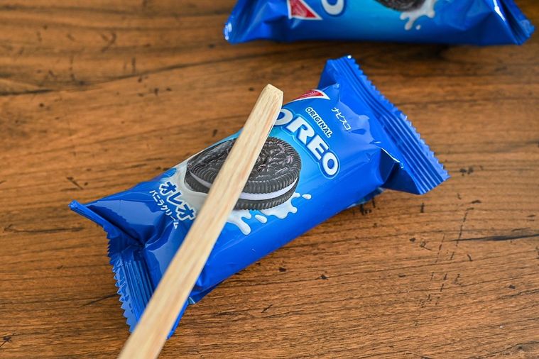 オレオ×牛乳で「袋まるごとオレオアイス」の作り方。アイスマニアが推す抹茶オレ風アレンジも伝授の画像