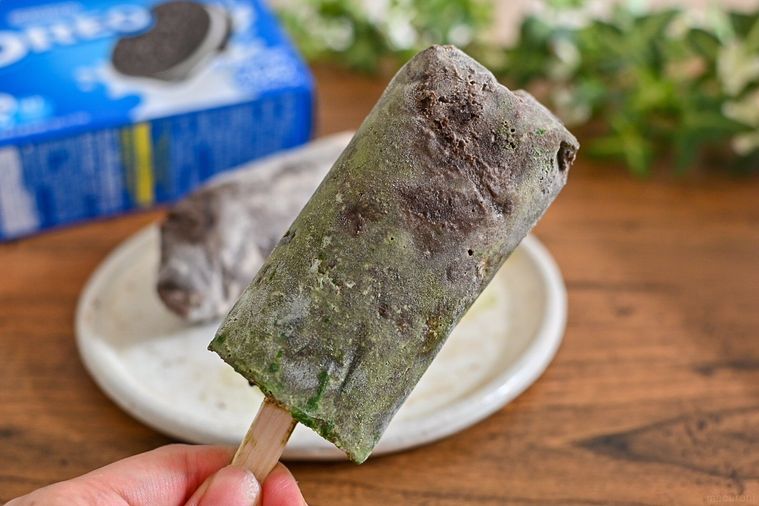 オレオ×牛乳で「袋まるごとオレオアイス」の作り方。アイスマニアが推す抹茶オレ風アレンジも伝授の画像