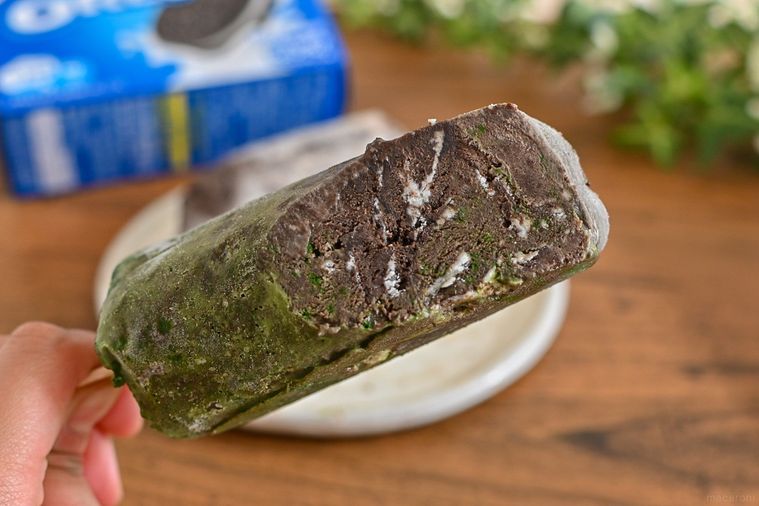 オレオ×牛乳で「袋まるごとオレオアイス」の作り方。アイスマニアが推す抹茶オレ風アレンジも伝授の画像