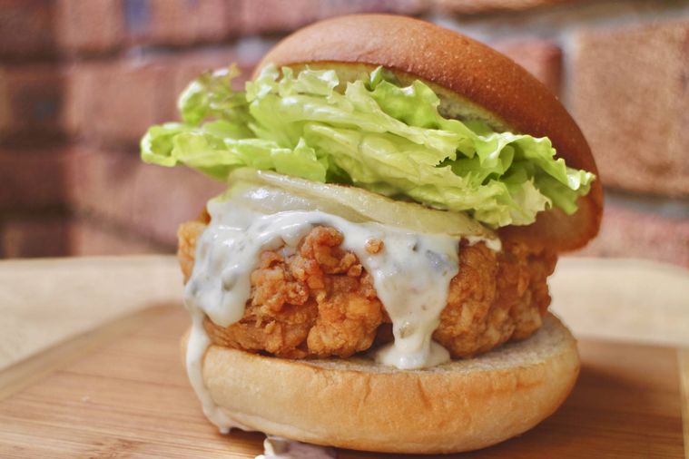 “和牛100%のハンバーガー” をテイクアウト限定で販売!久我山のイタリア料理店「コニファー」で味わえるの画像