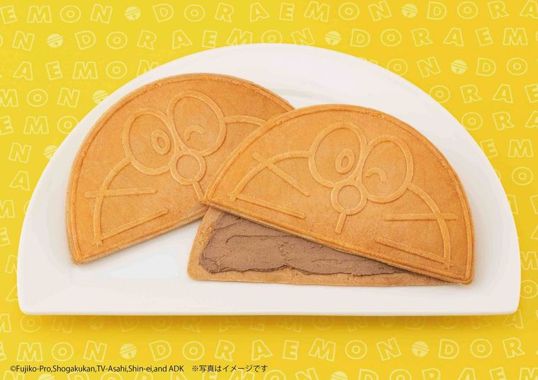 全国のローソンに「ドラえもん 半月サンド」が数量限定で登場!東京ばな奈ワールドの新作の画像