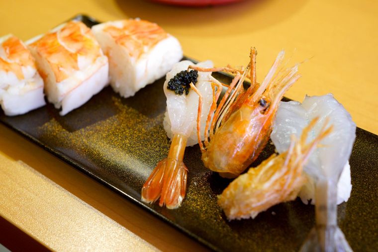 スシロー「世界のうまいもん祭」新ネタ&スイーツを全種実食!今しか食べられない贅沢握りもの画像