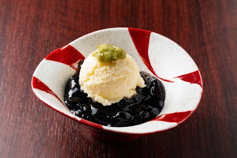 高級おでんを気軽に。「よかよか堂」が新宿にオープン!黒いポテサラや自然薯もの画像