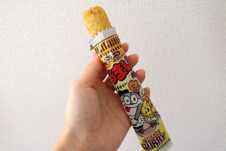 カップヌードル味のうまい棒8種を食べ比べ!1位に輝いたフレーバーは…の画像