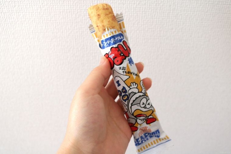 カップヌードル味のうまい棒8種を食べ比べ!1位に輝いたフレーバーは…の画像