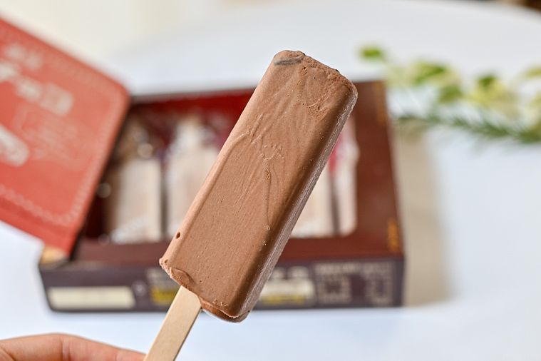 「濃厚生チョコ」がチョコ感アップでリニューアル!なめらかなくちどけが贅沢…【365日アイス女子】の画像