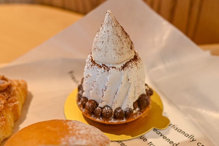 スタバベーカリー「プリンチ®」の新作を食べ比べ。マロン風味のマリトッツォに山脈ケーキまで!?の画像