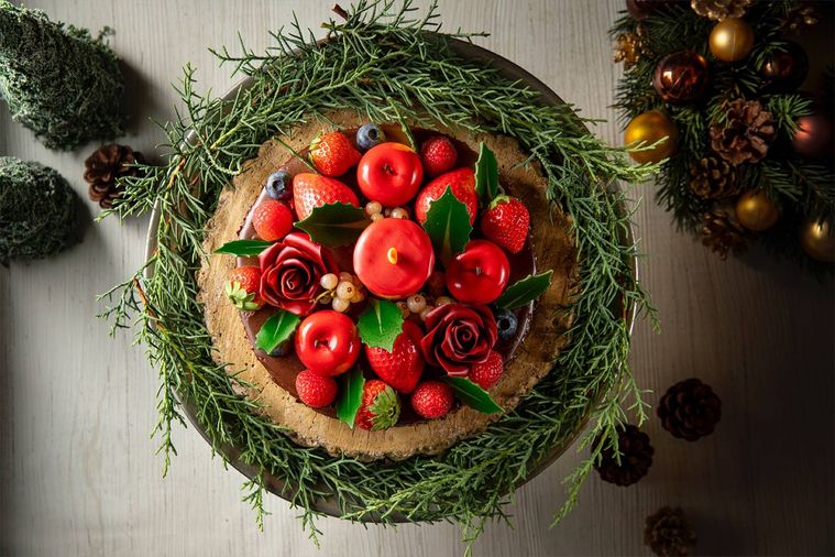 ヒルトン東京お台場に「2021年クリスマスケーキ」が登場。あまおうをたっぷり使った贅沢なタルトの画像