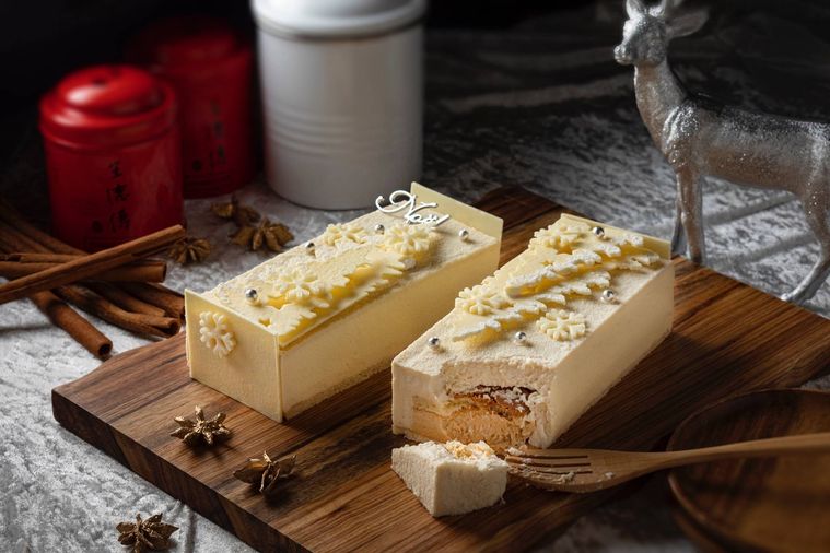 ヒルトン東京お台場に「2021年クリスマスケーキ」が登場。あまおうをたっぷり使った贅沢なタルトの画像
