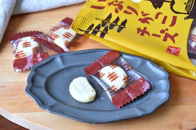 カルディの止まらない系おつまみ!「いぶりがっこチーズ」がおにぎりや食パンに合うの画像