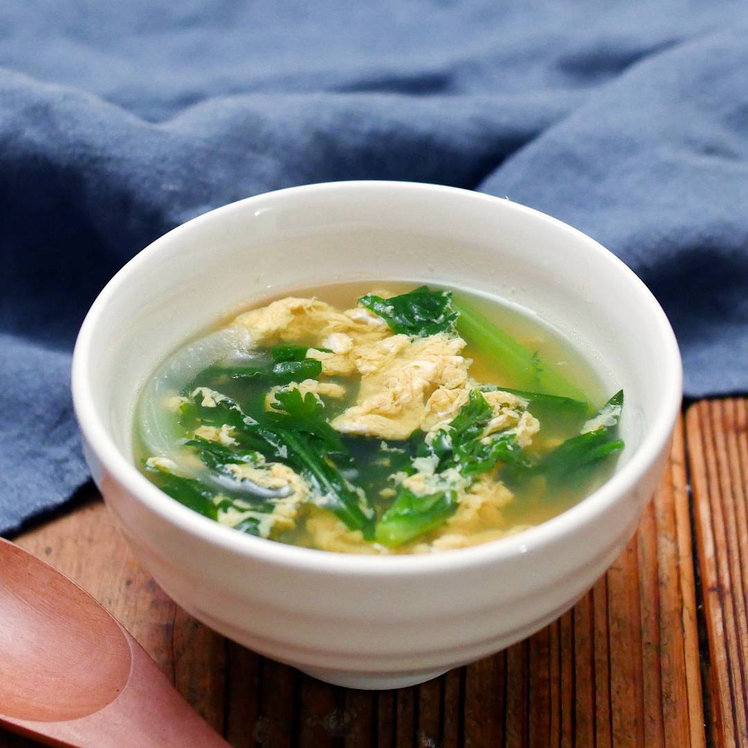 洋風献立のひと品に 春菊とたまごのコンソメスープ Macaroni