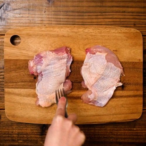 フライパンで焼くだけ ローズマリーチキン Macaroni