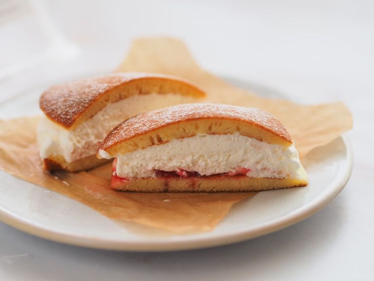 高さ4cm超え!ローソン「どらショート」は人気和洋菓子をひとり占めできる新スイーツの画像