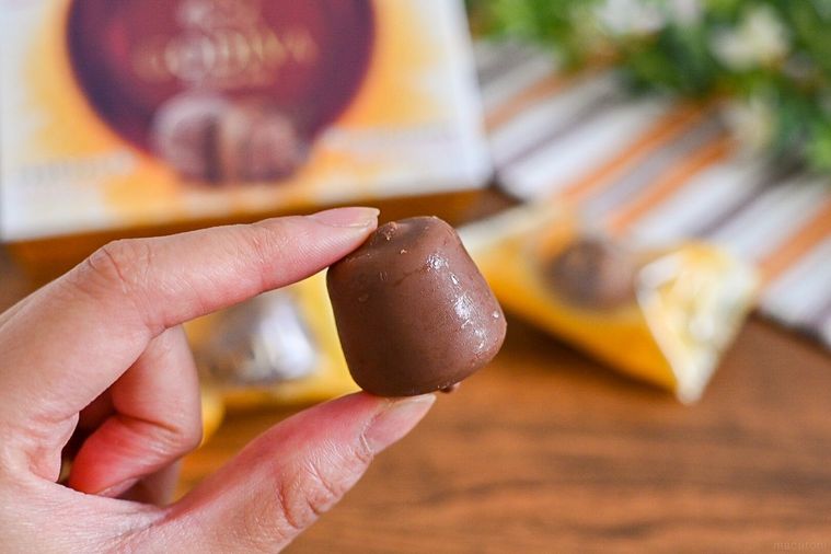 ゴディバのひとくちアイスが登場!粒チョコレートを食べているかのような贅沢なくちどけ【365日アイス女子】の画像