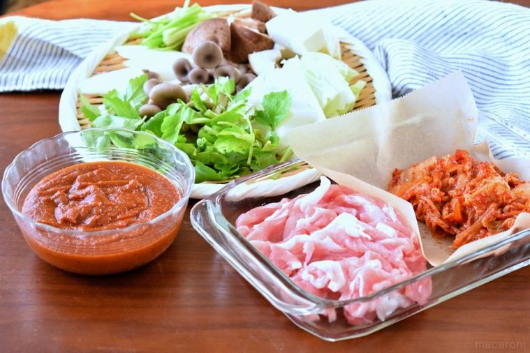 カルディで見つけた優秀鍋つゆ!「豚肉でキムチ鍋」で作る濃厚コク旨キムチチゲの画像