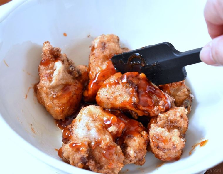 いつものから揚げが韓国グルメに変身!カルディ「ヤンニョムチキンソース」で速攻うま辛おかずの画像