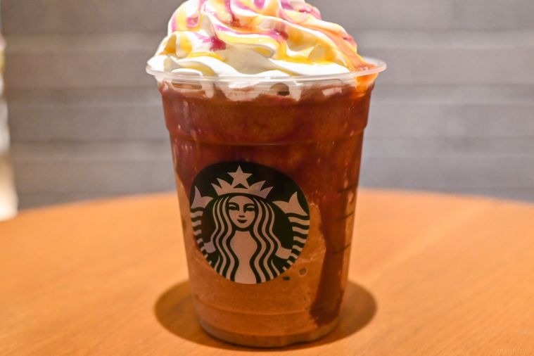 飲めるのは12日間のみ!スタバ最新作「仮装ver 焼き芋フラペチーノ®」を最速レポの画像