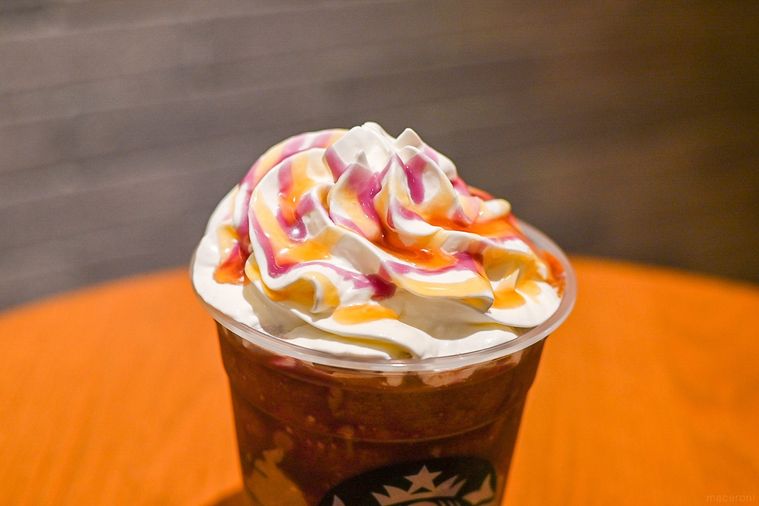 飲めるのは12日間のみ!スタバ最新作「仮装ver 焼き芋フラペチーノ®」を最速レポの画像