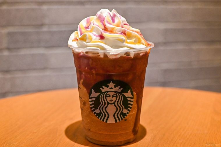飲めるのは12日間のみ!スタバ最新作「仮装ver 焼き芋フラペチーノ®」を最速レポの画像
