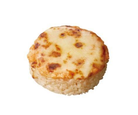 ファミマのピリ辛明太の焼チーズおむすび