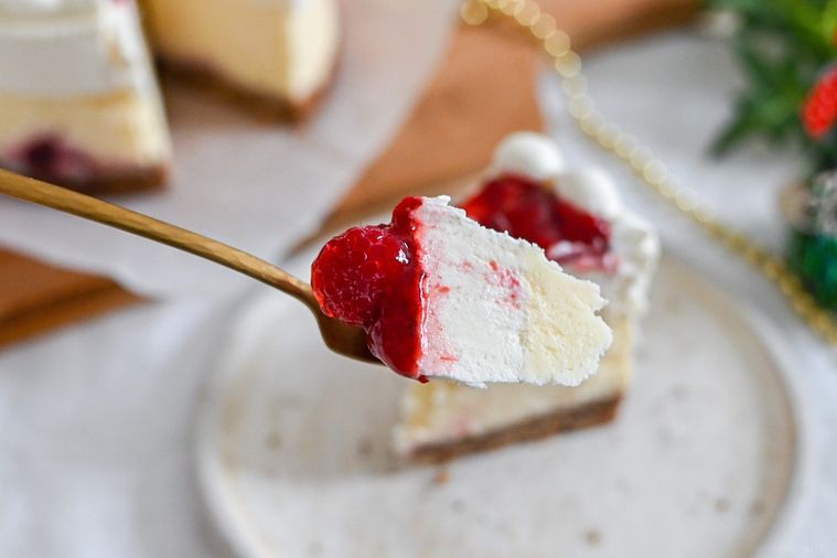 オンライン限定!スタバのクリスマスケーキ2種を実食【予約は12月15日まで】の画像