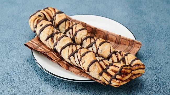 100円ローソン11月の新作まとめ!冬に向けたスイーツや大きめサイズのあんぱんなどが登場の画像