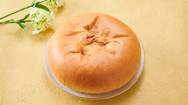 100円ローソン11月の新作まとめ!冬に向けたスイーツや大きめサイズのあんぱんなどが登場の画像