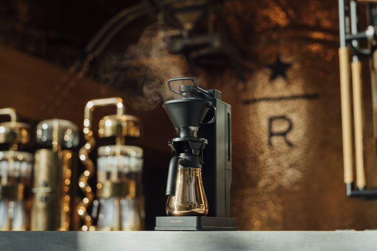 スターバックス×バルミューダのコーヒーメーカー登場。11月2日より予約開始!の画像