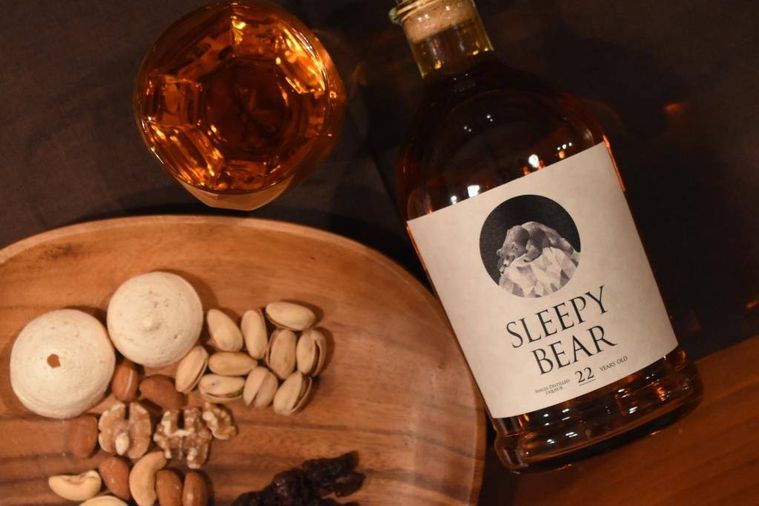 22年超長期熟成。薩摩酒造から本格芋焼酎ベースのリキュール「SLEEPY BEAR」が数量限定で発売中の画像