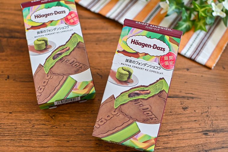 ハーゲンダッツ新作はクリスピーサンド “抹茶のフォンダンショコラ”。濃厚チョコがとろける【365日アイス女子】の画像