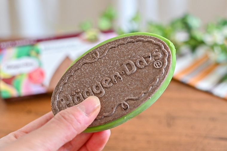 ハーゲンダッツ新作はクリスピーサンド “抹茶のフォンダンショコラ”。濃厚チョコがとろける【365日アイス女子】の画像
