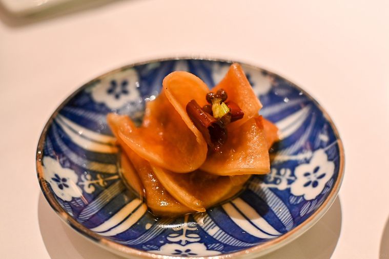 ステーキハウスブーム到来!?「銀座ブルーリリー」は熟成肉×中華のニューウェーブの画像