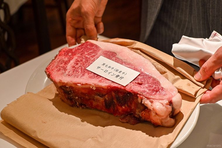 ステーキハウスブーム到来!?「銀座ブルーリリー」は熟成肉×中華のニューウェーブの画像